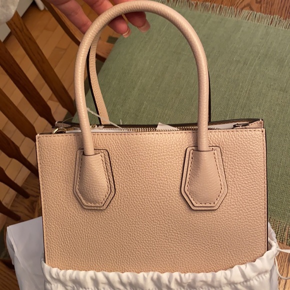 Brand new, never used soft pink Michael Kors bag. - Picture 3 of 5
